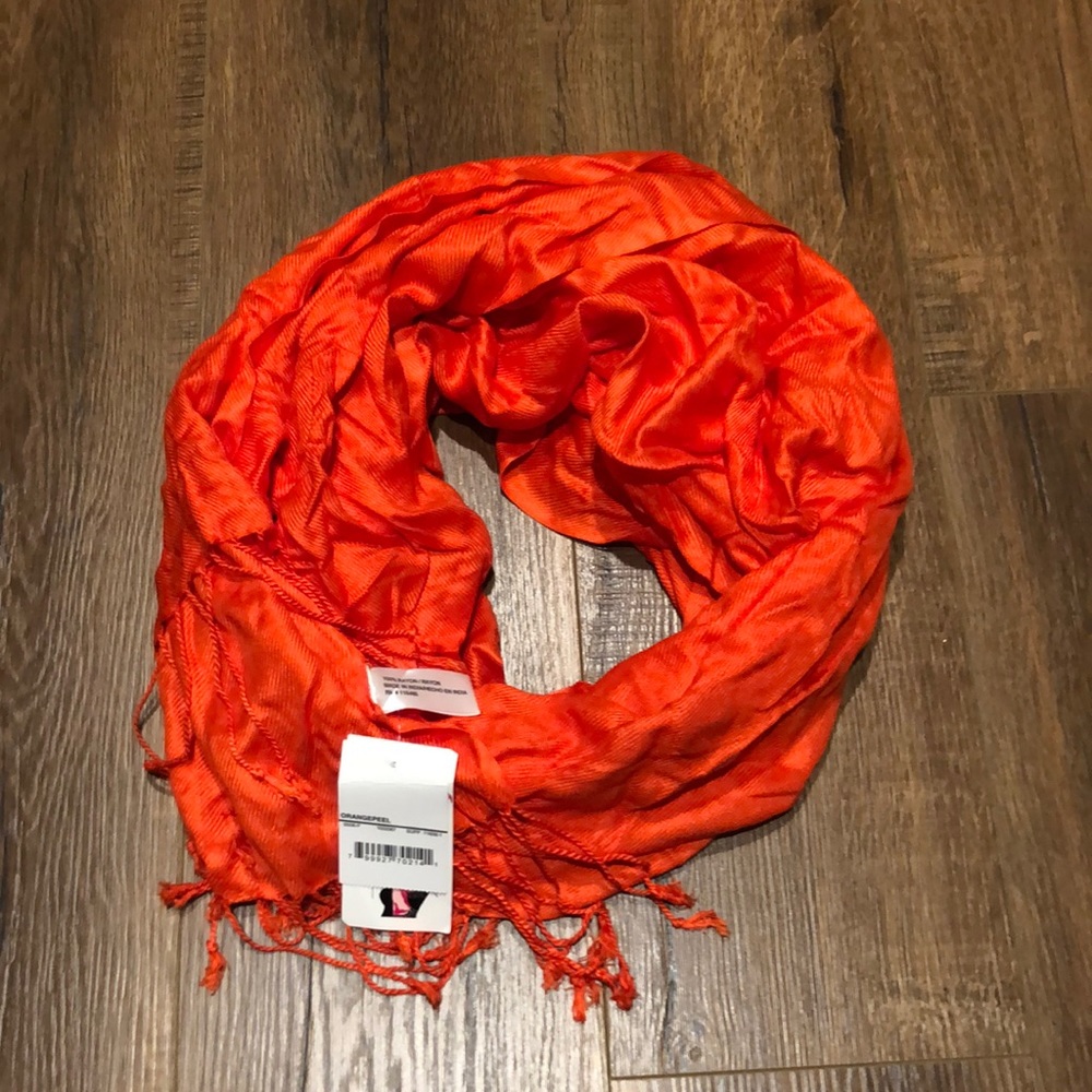 Orangepeel Wrap with Tassels